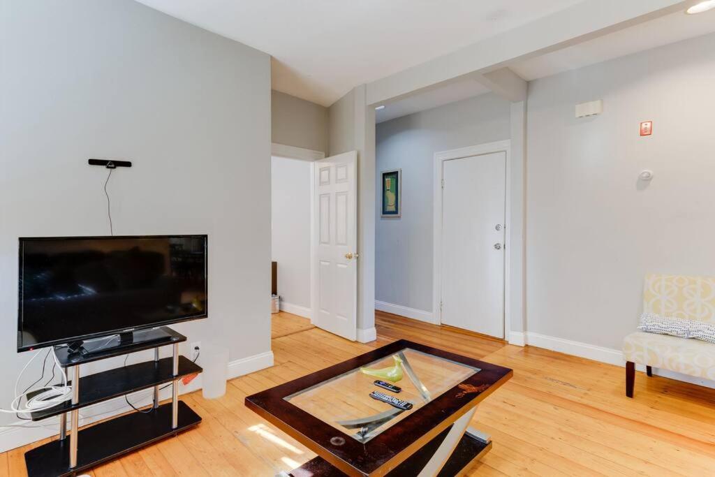 New! Boston Condo Near Mbta, 3Mi To Fenway ! Exterior photo